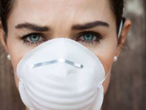 Lo smog sulla pelle: 3 segreti per eliminarlo!